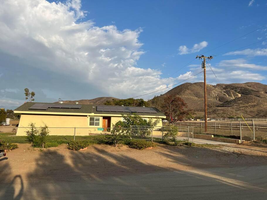Peaceful & Cozy 3 Bedroom Ranch-Home W/Fireplace Hemet Esterno foto